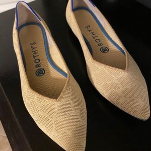 Rothy’s Sahara Gold Points Size 8.5
